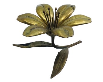 Vintage Brass Flower Lily Lotus Ashtray w/ 6 Removable Petals Mid Century (Preowned & Used)