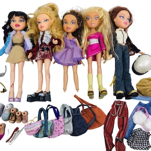 Brats Dolls Lot of 5 w/ Shoes & Accessories Jade, Cloe, Yasmin? (Read Full Description)