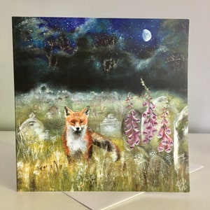 Carte de voeux de renard, carte magique de renard roux et de digitales, carte d'anniversaire de renard vierge ou carte de remerciement, renard dans un cimetière de campagne, animal spirituel renard