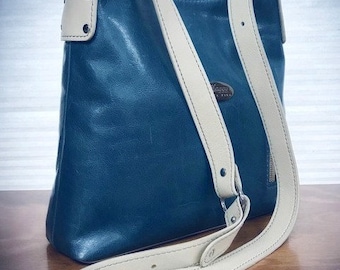 The "AMBER CROSSBODY " PDF sewing pattern in English