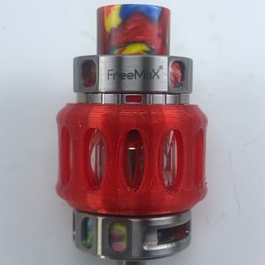 Freemax MAXXUS M Pro 2 glasbeschermer past op een gefacetteerde glazen buis van 5 ml