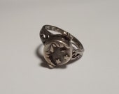 Vintage Sterling Silver Poison Ring 925 Fine Jewelry MOON FACE STARS Size 10 Snuff Locket Pill Box Ring Mens Womens Harley Old Hippie