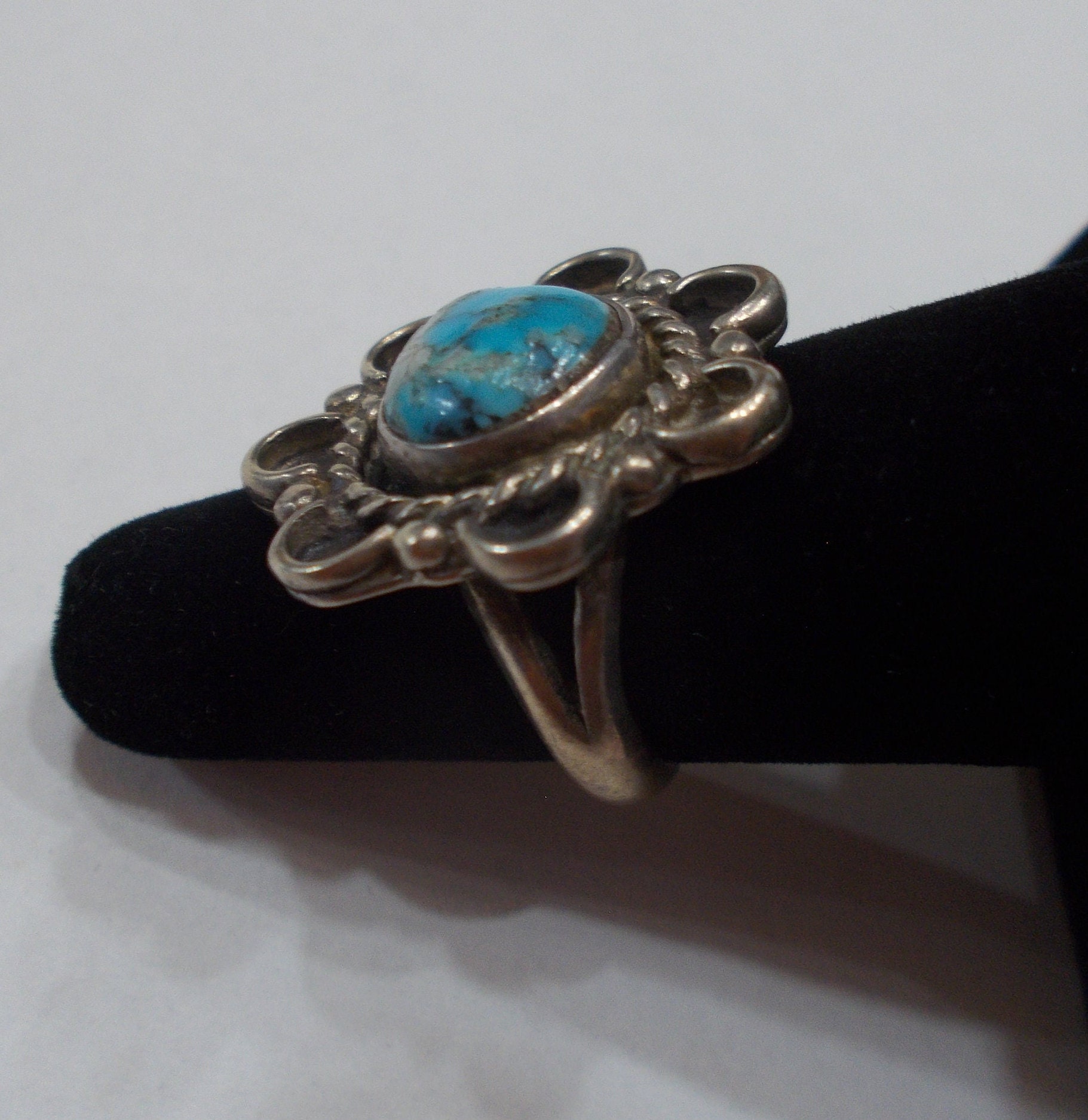 Bague Ancienne En Argent Avec Deux Turquoises - Style Indien - Occasion - Taille Variable