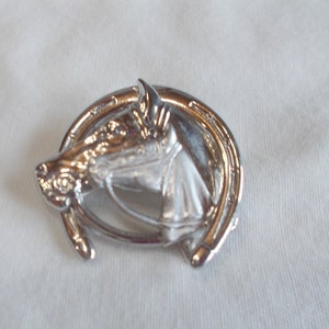 Vintage~Horse~Pin~Brooch~3D~Sterling Silver~80&#39;s~Fine~925~Jewelry~Equestrian~Thoroughbred~Horseshoe~Womans~Teen~Racehorse~5.1gm.