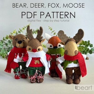 Puede incluir: Un patrón PDF para coser adornos de fieltro de un oso, un ciervo, un zorro y un alce que llevan ropa de invierno. El patrón incluye un tutorial paso a paso. "BEAR, DEER, FOX, MOOSE PDF PATTERN digital files - step by step tutorial" está escrito en la imagen.