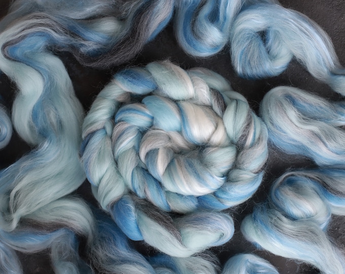 Silk Wool Roving / combed top / for spinning and felting / bird in the sky