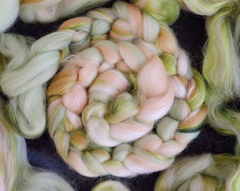 Roving / Merino Silk Tops / Blends wool for spinning and felting / Handblended Wool / Hand-pulled wool / Combed stargrass/ Sterngras 2