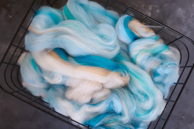 Silk Wool Roving / combed top / for spinning and felting / sea weave / Light blue image 2