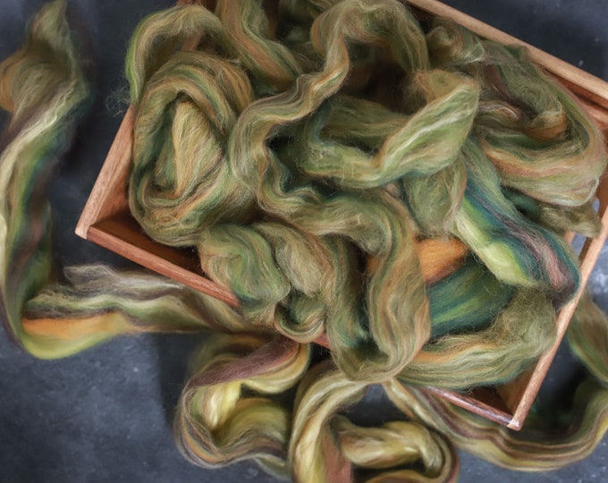 Sample combed top / Roving / Merino Wool Tops / Blends wool for spinning and felting / Handblended Wool / Hand-pulled wool /forest