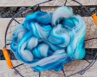 Silk Wool Roving / combed top / for spinning and felting / hand-pulled combs turquoise / merino and silk / lagoon / lagoon