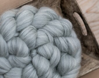 Comb wool fibers for spinning and felting / doll hair / wool XXL / roving wool / felt wool / light grey No.26