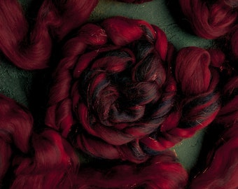 Sparkle Roving Merino Wool stellina Top Blends for spinning and felting / Merino combed yarn for spinning and felting with glitter