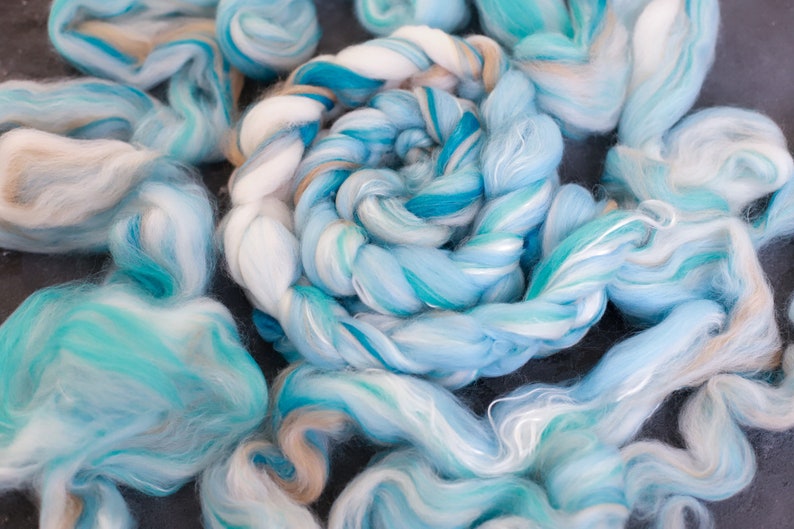 Silk Wool Roving / combed top / for spinning and felting / sea weave / Light blue image 5