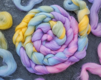 Rainbow merino wool & stellina roving / hand combed top / for spinning and felting