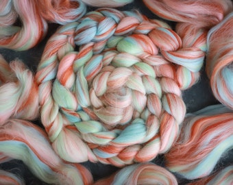 Roving / Merino Wool Tops / Blends wool for spinning and felting / Handblended Wool / Hand-pulled wool / ice & fire