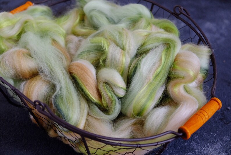 Roving Merino Wool Silk Tops Blends wool for spinning and felting Handblended Wool Hand-drawn wool Comb