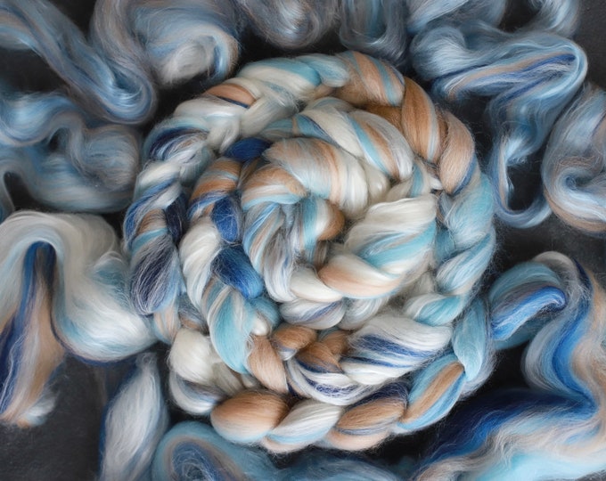 Silk Wool Roving / combed top / for spinning and felting / sea foam / Meerschaum