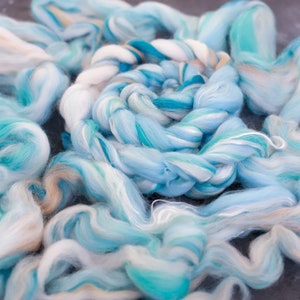 Silk Wool Roving / combed top / for spinning and felting / sea weave / Light blue image 6