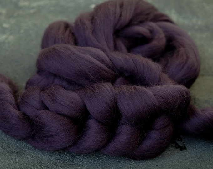 Combed wool fibers for spinning and felting / doll hair / wool XXL / roving wool / felting wool / 21 micron / plum