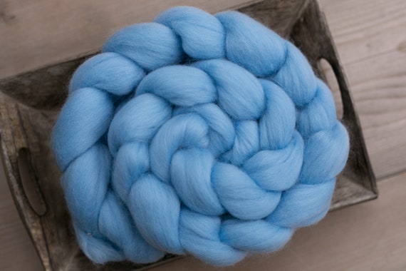 Comb pull wool fibers for spinning and felting / dolls hair / wool XXL / roving wool / felt wool / 20 microns / light blue