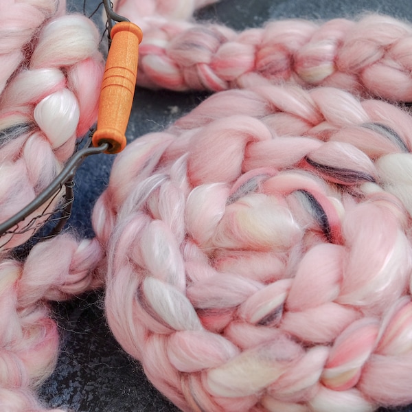 Roving / Merino Wool Silk Tops / Blends wool for spinning and felting / Handblended Wool / Hand-pulled wool / Roving