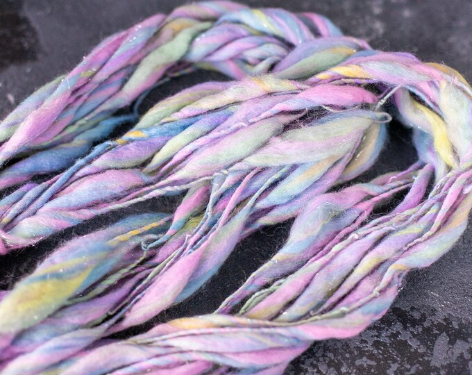 Art Yarn handspun, hand spun effect yarn Merino wool slub thick and thin, rainbow with glitter