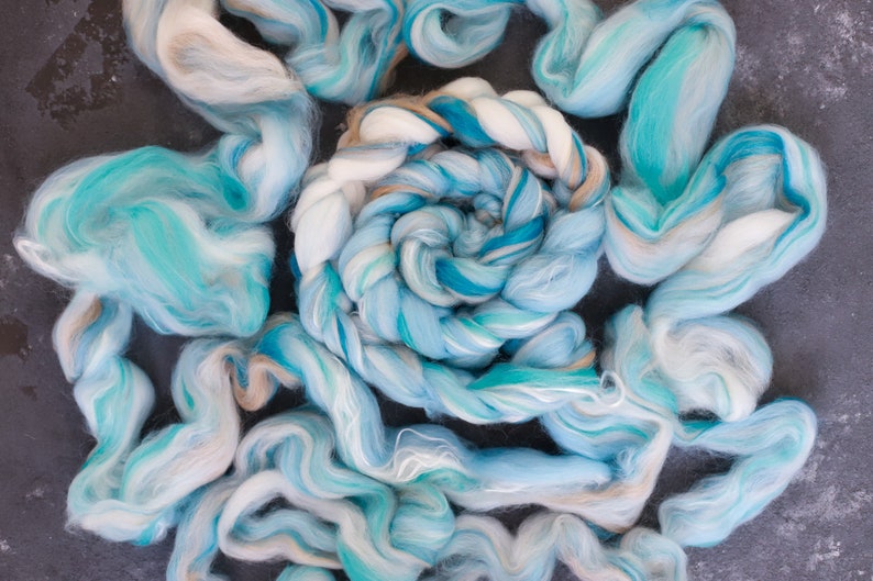 Silk Wool Roving / combed top / for spinning and felting / sea weave / Light blue image 4