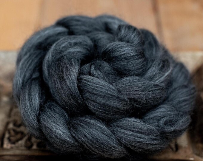 Combed wool fibers for spinning and felting / doll hair / 100g - 3.5 OZ / wool XXL / Roving wool / felting wool / 21 micron / black grey