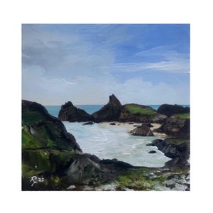 Pode incluir: Uma pintura de uma costa rochosa com uma pequena praia e água turquesa. O céu é azul claro com nuvens brancas. As rochas são verde escuro e marrom.