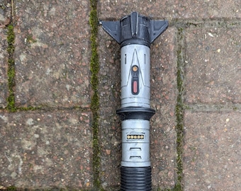 Baylen Skoll inspiriert Lichtschwert