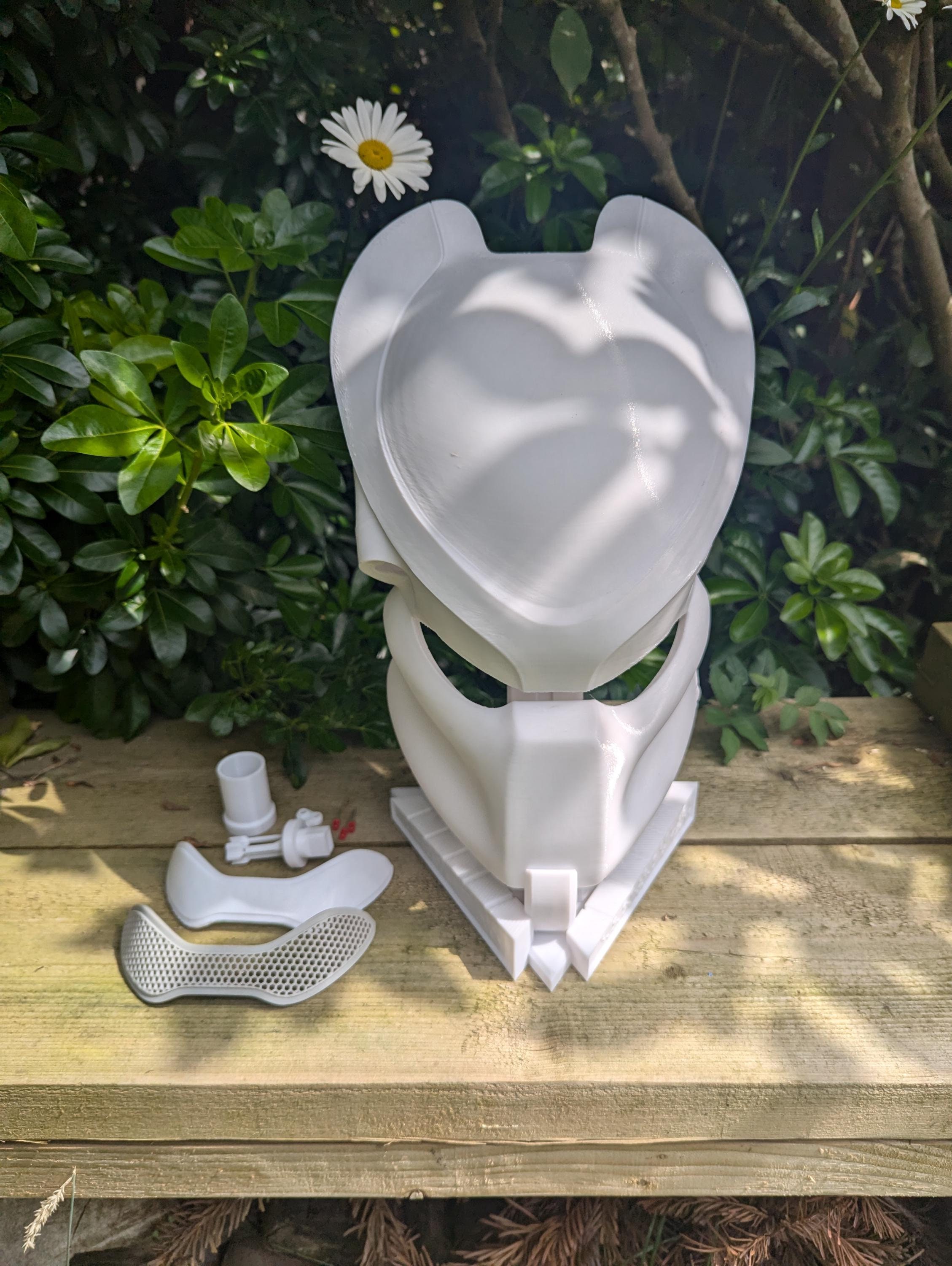 Predator Inspired Jungle hunter Bio mask and stand