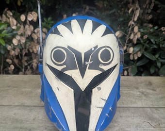 Op Bo Katan geïnspireerde helm met zeer gedetailleerde harsgreebles