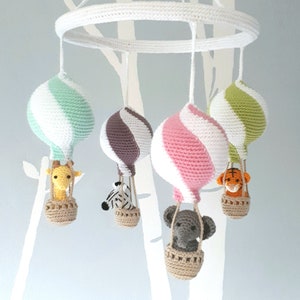 Hot air balloon baby mobile crochet pattern, nursery mobile tutorial, diy hot air balloon mobile