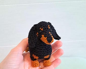 ダックスフンドの編み図：あみぐるみ犬のPDFチュートリアル（4インチ