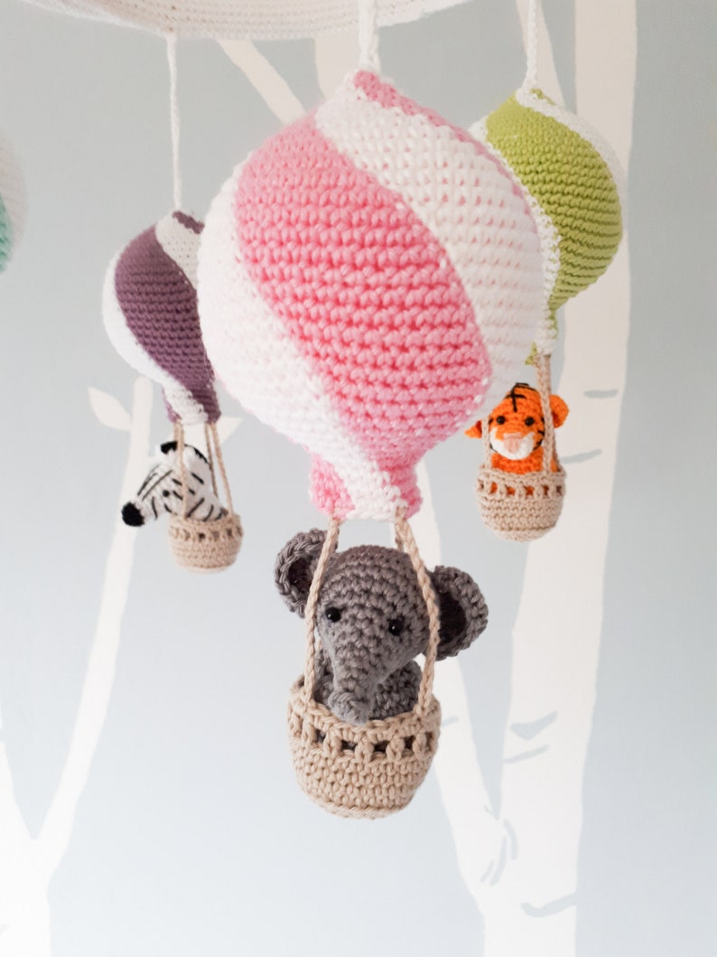 Hot air balloon baby mobile crochet pattern, nursery mobile tutorial, diy hot air balloon mobile image 9