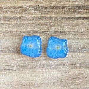 Blue Hydrangea Stud Earring, Flower Stud Earring, Resin Flower Stud, Something Blue, Botanical Earrings, Hydrangea Jewelry, Hydrangea Gift