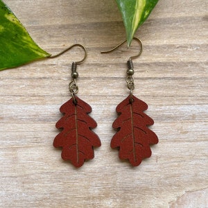 Pendientes de hoja de roble, joyería de otoño, pendientes de otoño, pendientes rústicos, joyería de madera, accesorios de otoño, pendientes marrones, joyería de hoja de roble