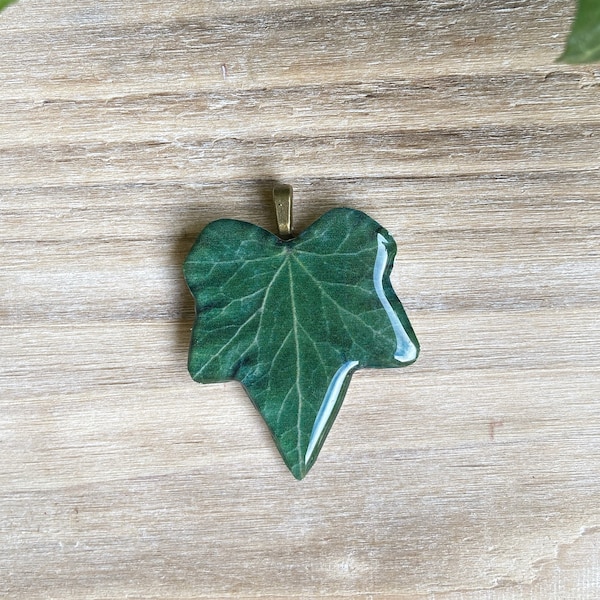 Green Ivy Leaf Pendant, English Ivy Plant, Emerald Green Earring, Forest Jewelry, Boho Earring, Resin Leaf, Nature Jewelry, Elf Pendant