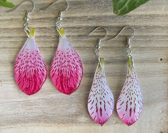 Alstroemeria Flower Petal Earrings, Pink Peruvian Lily Plant Jewelry, Pink and White Resin Botanical Earrings, Nature Inspired Jewelry