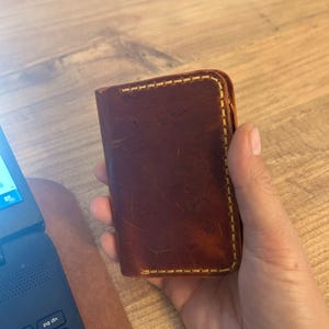 Ledergeldbörse & Kartenetui: Handgefertigtes minimalistisches Geschenk, kostenlose Personalisierung