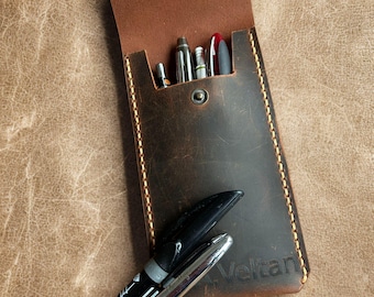 パーソナライズされたレザーペンケース：手作りアーティスト