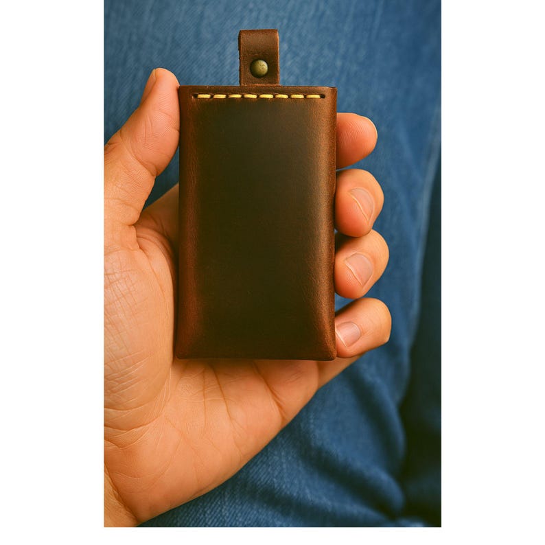 Mini Leather Card Wallet Keychain: Slim Minimalist Design