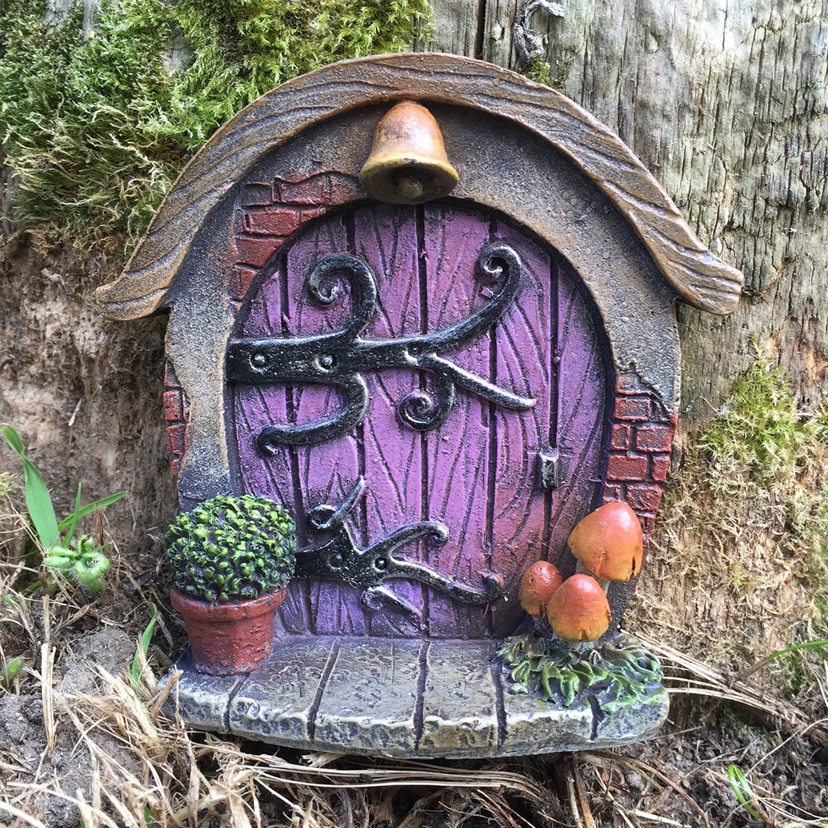 Miniature Hobbit Style Fairy Garden Decorative Doors Fun Quirky Gift Figurine Pink Blue Green Red
