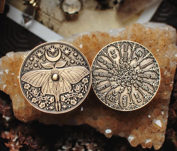 Tarot lover’s Witch's Wheel Spinning Oracle: Brass Divination Tool, altar tool, magical accessory