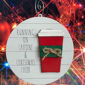 Cafeïne en Christmas Cheer boerderij shiplap ornament, Christmas Ornament, SVG