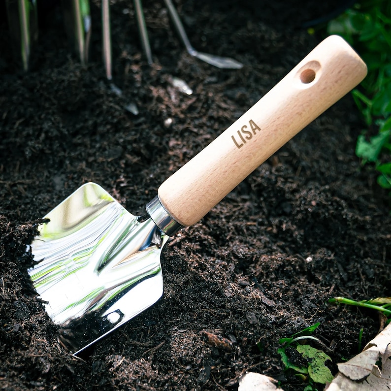 Garden tools in a set with personalization image 9
