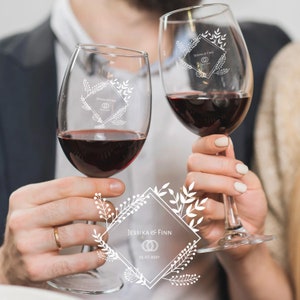 Red wine glass set for the wedding - with personalization - various motifs - wooden gift box