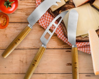 Cheese knife set with personalization