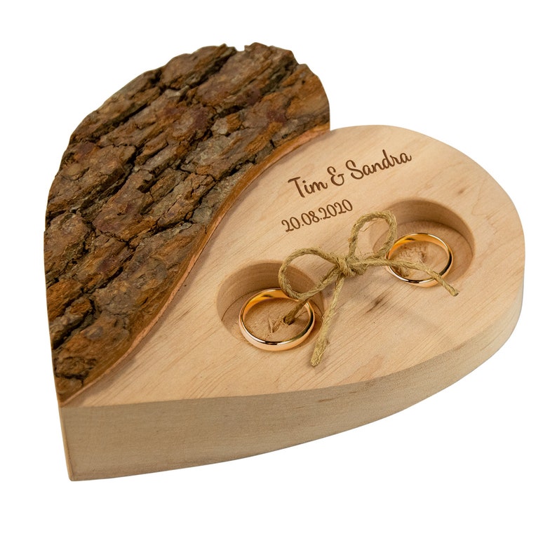 Coeur en bois pour alliances avec personnalisation image 3