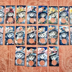 Lot de 20 gouttes de fil dentaire chats dans des chapeaux miniatures, cartes de fil, étiquettes de fil dentaire